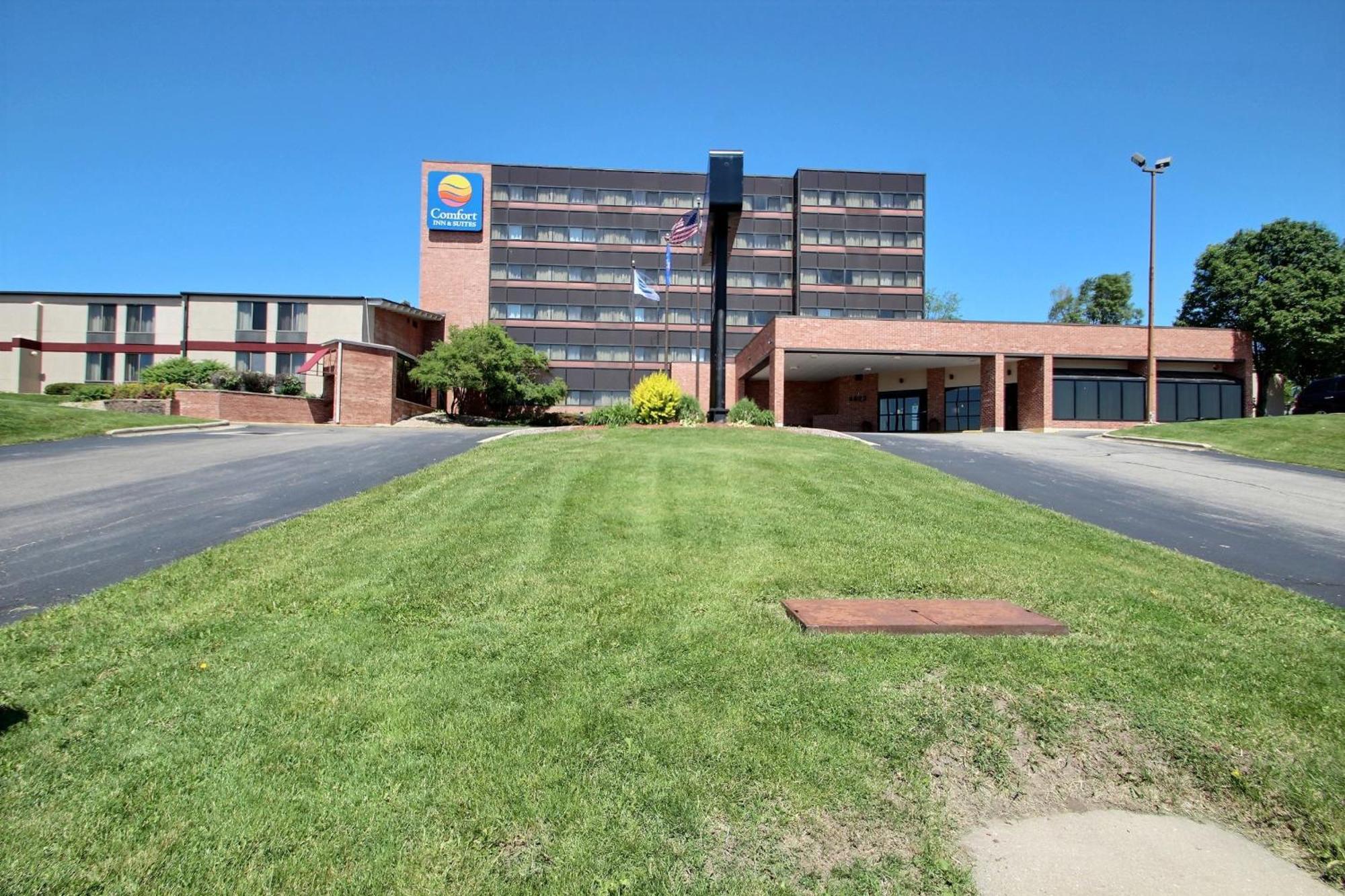 Comfort Inn & Suites Madison - Airport מראה חיצוני תמונה