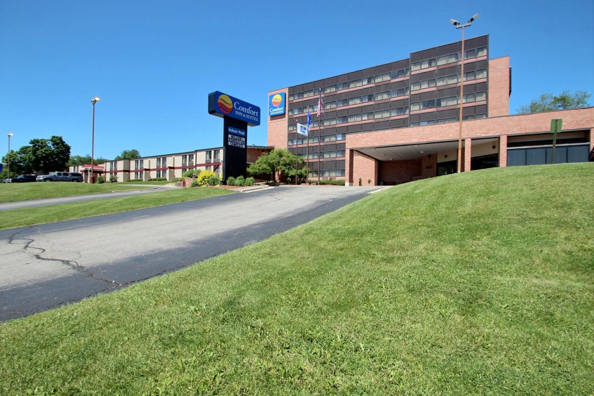 Comfort Inn & Suites Madison - Airport מראה חיצוני תמונה