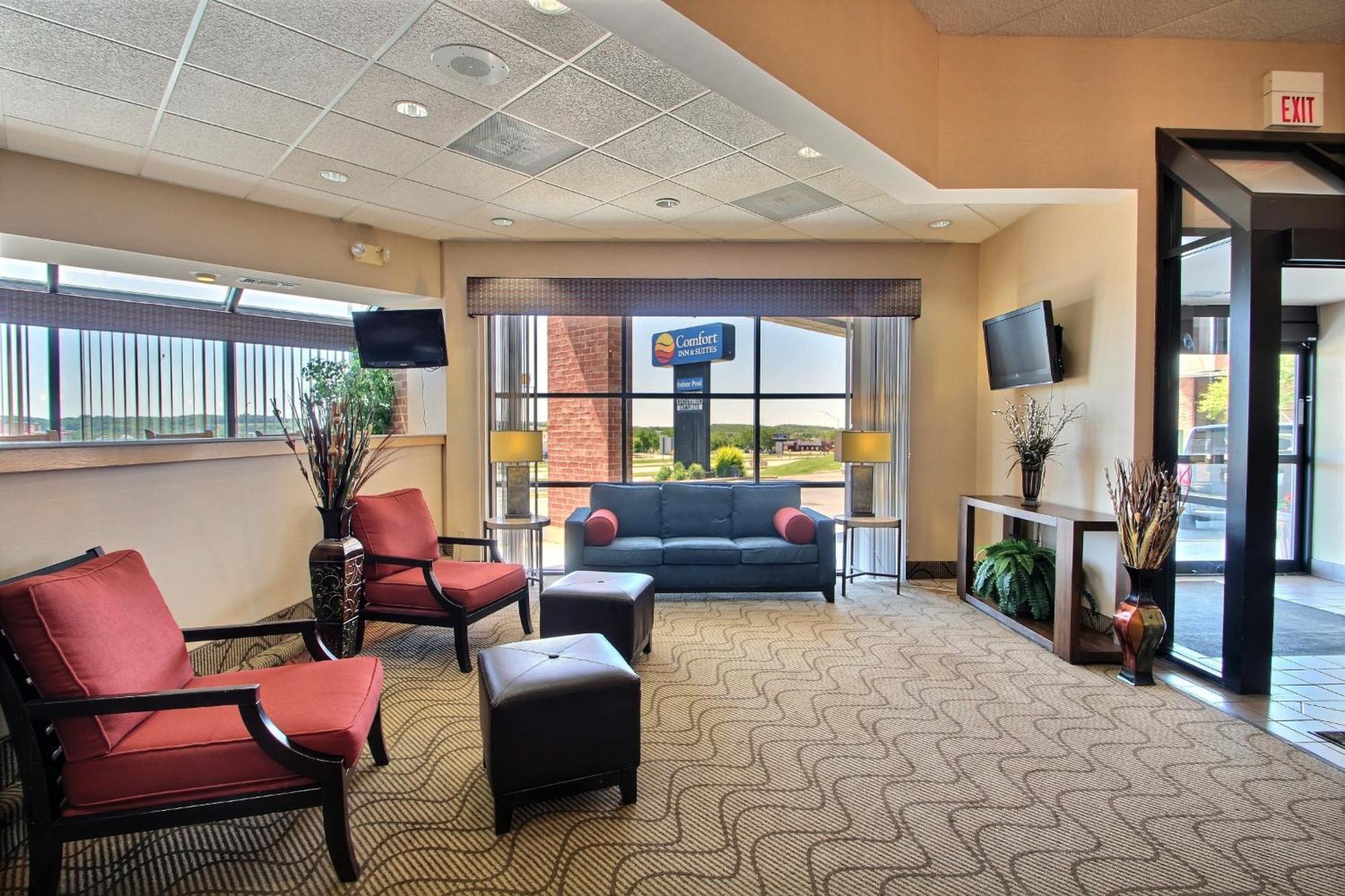 Comfort Inn & Suites Madison - Airport מראה חיצוני תמונה