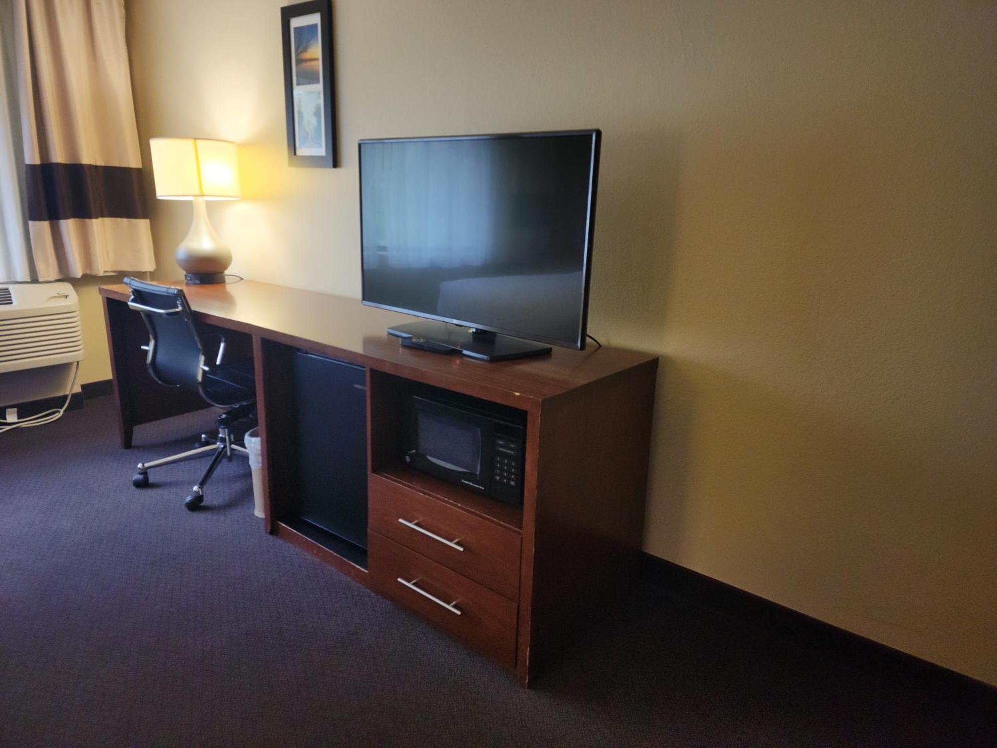 Comfort Inn & Suites Madison - Airport מראה חיצוני תמונה