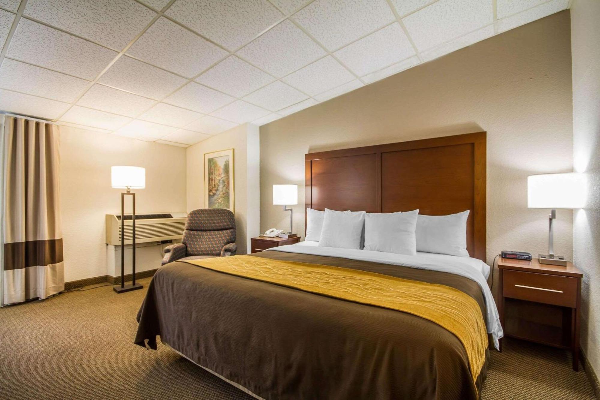 Comfort Inn & Suites Madison - Airport מראה חיצוני תמונה
